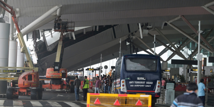 1 mrtav nakon što je jaka kiša izazvala urušavanje krova u indijskoj zračnoj luci New Delhi