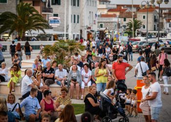 Nova turistička tura ‘U đir s klapom’ oduševila posjetitelje: ‘Briljantno! Lijepo je čuti sve ove ljude kako pjevaju s njima’