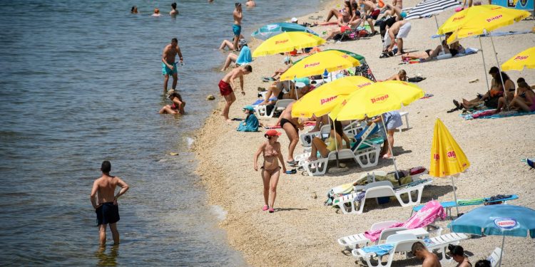 Mnogi su i danas osvježenje potražili u moru. Otkrivamo u kakvom su stanju šibenske plaže