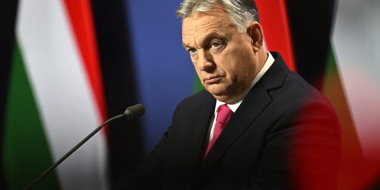 Orbanov politički tango: Nakon Rusije uslijedio nenajavljeni posjet još jednoj nuklearnoj sili