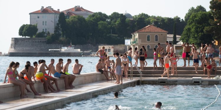 Zadarski Plivački klub upisuje nove članove u ljetnu Školu plivanja: obuka neplivača bit će na bazenu Kolovare!