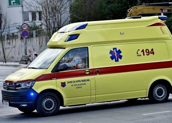Slobodna Dalmacija – Nova nesreća u Kaštelima: u sudaru autobusa i tri automobila ozlijeđene tri osobe, prevezene su u bolnicu
