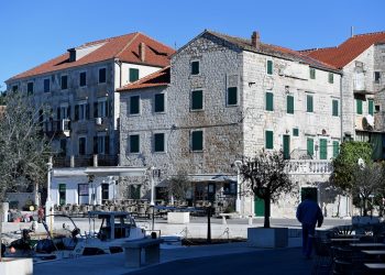 Slobodna Dalmacija – Najbolji svjetski harmonikaš večeras nastupa na Braču i to