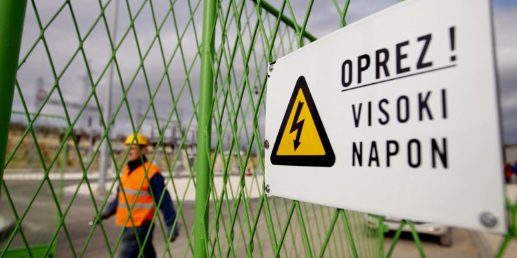 Korčulanski energetičar o kolapsu: ‘Ne žalite se! Struje nije bilo samo tri sata, HEP-ovci su napravili vrhunski posao!’