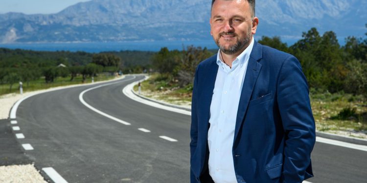 Slobodna Dalmacija – Petar Škorić trlja ruke: moćna firma nije htjela ŽUC-u plaćati naknadu, prisjelo joj je! ‘Rebnilo’ ju je za 35.000 €!