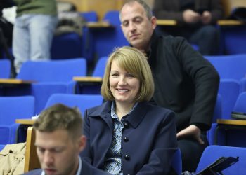 Botić: Prijetite djeci i širite laži da neće dobiti radne bilježnice! Nekić: I neće, a vi ste za to odgovorni!