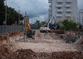 Radeta: Zašto je Grad prodao teren od 580 kvadrata? Kasap: Nije prodano. Meni je žao što vi to ne razumijete, ali ni oni koji vas savjetuju