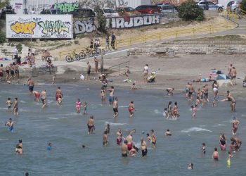 Slobodna Dalmacija – Koliko je čista vaša omiljena plaža? NZJZ objavio rezultate kakvoće mora na Bačvicama, Firulama, Kaštelanskom zaljevu…
