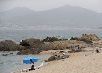 Zbog saharske prašine izmjerena vrlo loša i loša kvaliteta zraka širom Hrvatske. Žale se i Šibenčani