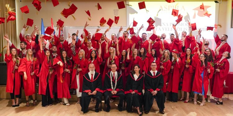 Slobodna Dalmacija – Na splitskom Veleučilištu održana svečana promocija: ‘U životu ne bi bili tu gdje jesmo da nije Aspire. Danas slavimo’