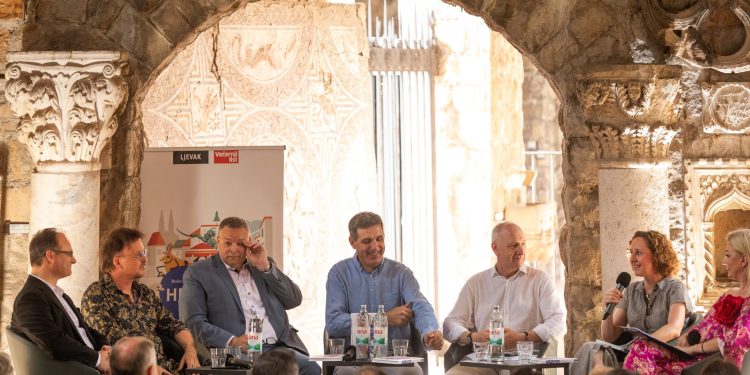 Slobodna Dalmacija – ‘Malena zemlja koja igra iznad svoje kategorije!’: predstavljena knjiga ‘Hrvatska u 30 priča’, stigli ugledni gosti