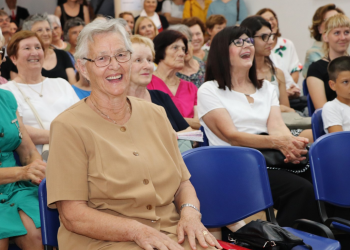 Sonja Kačan iz Preka otvorila izložbu “Dah prirode”, u slikanju je pronašla mir koji je imao smisla