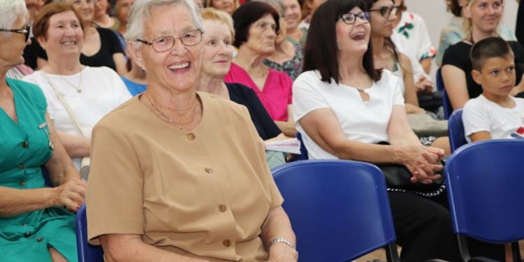 Sonja Kačan iz Preka otvorila izložbu “Dah prirode”, u slikanju je pronašla mir koji je imao smisla