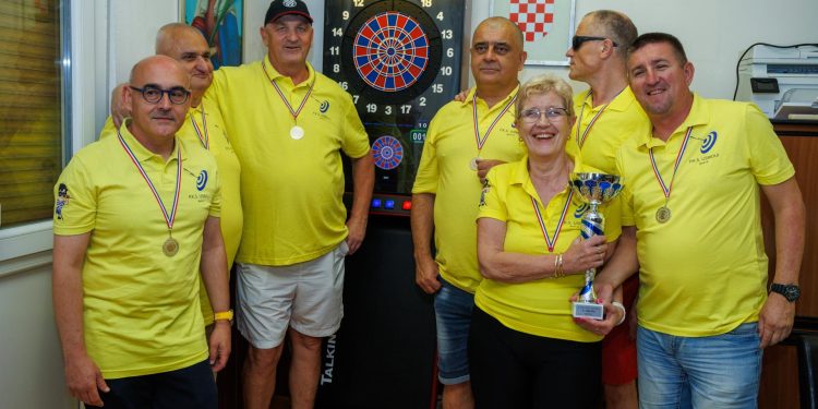 Slobodna Dalmacija – Kakva ludilo ekipa! Splitski pikado klub slijepih ostvario povijesni uspjeh: Čim izvade strelicu, već znaju…