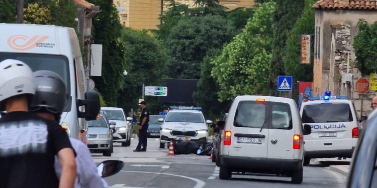 U nesreći u središtu Šibenika teško stradao 69-godišnji biciklist iz SAD-a