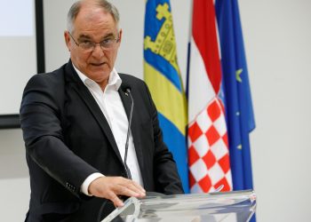 Slobodna Dalmacija – Župan Boban o (ne)spornom spajanju županijske ustanove s KBC-om: ‘Stomatolozi se sele na Križine, nema uhljebljivanja’