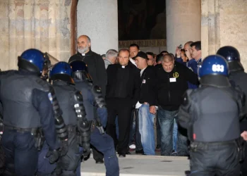 28. svibnja 2015. – dramatični događaji na Trgu Svetog Marka, policija krenula silom na branitelje