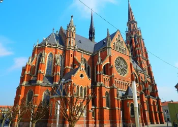 6. RUJNA: “Bora Konj” i drugovi gađali osječku katedralu Sv. Petra i Pavla za gajbu piva!