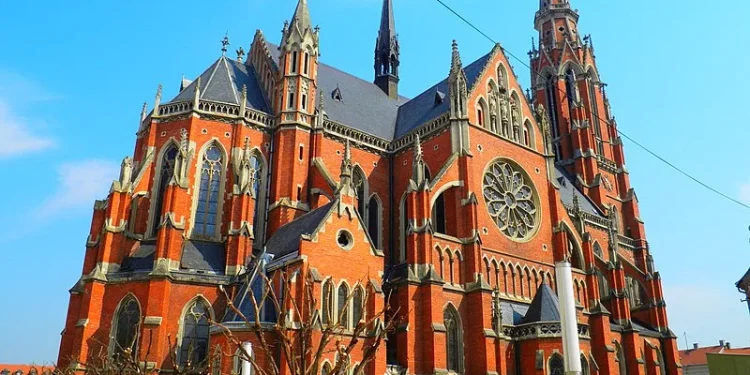 6. RUJNA: “Bora Konj” i drugovi gađali osječku katedralu Sv. Petra i Pavla za gajbu piva!