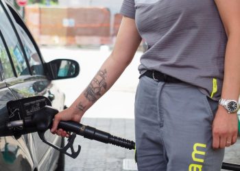 Auto Klub – Benzin u istoj kategoriji kao cigarete i alkohol? UN traži zabranu reklamiranja