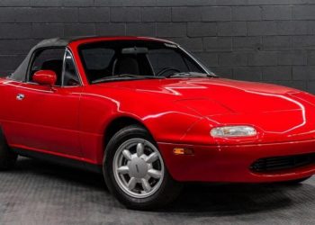 Auto Klub – Iznenađeni? Pogledajte za koliko je prodana Mazda MX-5 prve generacije sa samo 61 km na satu