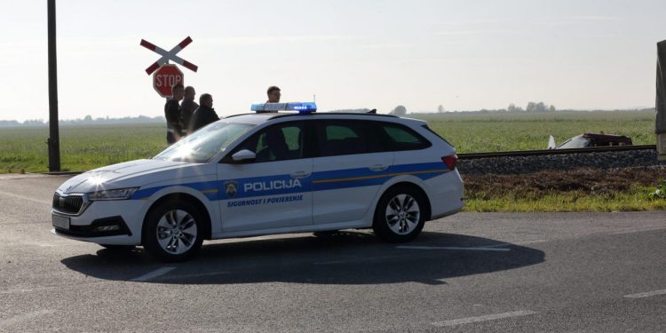 Auto Klub – Jeste li znali: Može li policijski službenik koji nije na dužnosti prijaviti prometni prekršaj?