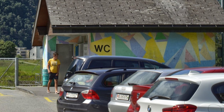 Auto Klub – Liječnik upozorava: ‘Odlazak na zahod prije putovanja može vam spasiti život, razlog je logičan‘