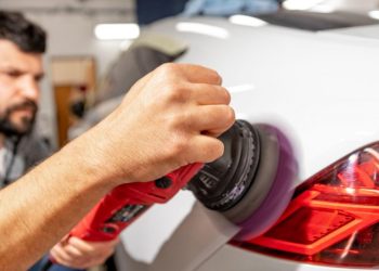 Auto Klub – Lijepo je kad zablista, a ovo su glavne stvari koje morate znati prije poliranja automobila