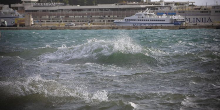 Auto Klub – Nakon toplotnog udara slijedi osvježenje; uključen narančasti meteoalarm za jedan dio Jadrana