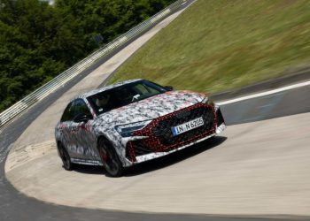 Auto Klub – Novi Audi RS3 je dominantno srušio rekord BMW-a M2 na Nürburgringu. Pogledajte video vožnje