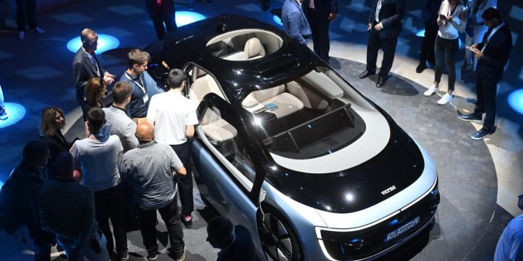 Auto Klub – Ovo je Verne: Mate Rimac pred novinarima i uzvanicima predstavio izgled i detalje svog robotaksija