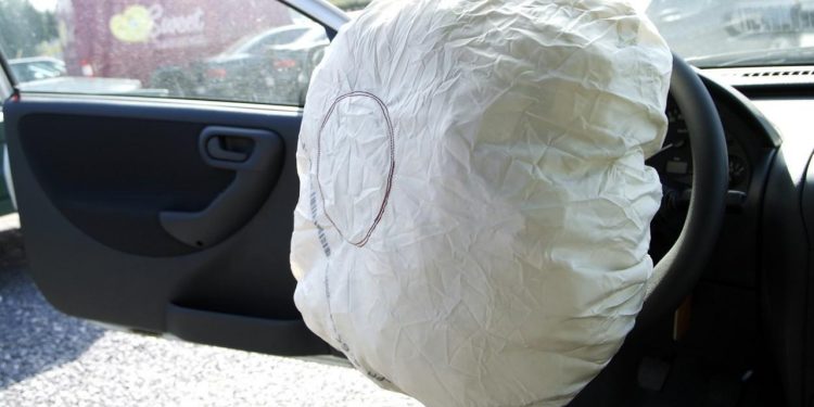 Auto Klub – Prevaranti zarađuju, ljudi stradavaju: Na tržištu je sve više krivotvorenih zračnih jastuka