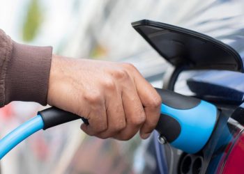 Auto Klub – Veliko istraživanje: Svaki drugi vlasnik električnog automobila žali zbog svoje kupnje, a ovo su razlozi