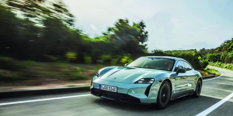 Auto Klub – Vozili smo Porsche Taycan na Malom Lošinju: Zvijer na struju iz Zuffenhausena sad je još opakija