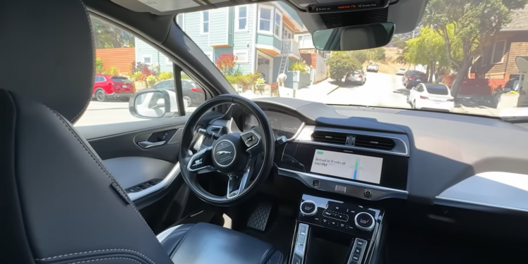 Auto Klub – Waymo je otvorio robotaksi vožnje za sve: Najpoznatija influencerica već testirala uslugu, evo kako je bilo