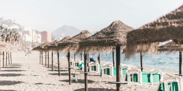 BRITANCI NAJAVLJUJU: "Turizam na Mediteranu bliži se kraju!"