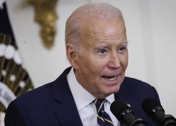 Biden tvrdi da je njegova izvedba u debati osvojila ‘više neodlučnih glasača od Trumpa’ na prikupljanju sredstava u NJ