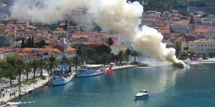 Buktinja u Makarskoj ne posustaje, vatrogasci na izmaku snaga: “Borimo se i ne odustajemo, dajemo zadnji atom snage”