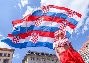 CRO-LEIPZIG! Ludnica na ulicama, pogledajte zagrijavanje naših navijača | NACIONAL.HR