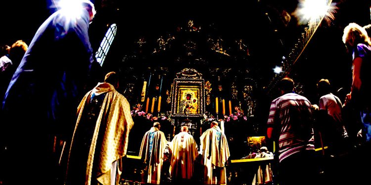 Crkva će alkoholičara proglasiti svetim? Nevjerojatna priča zbog koje se događaju čuda na grobu