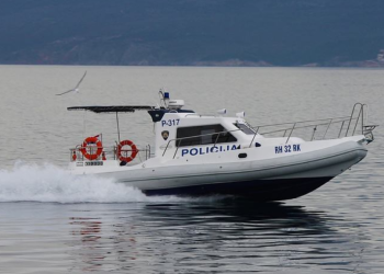 DIVLJI I BAHATI Nijemci, Austrijanci, Česi, Slovenci i Mađari divljački glisirali uz obalu u akvatoriju Raba!