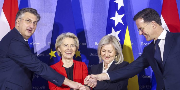 Europskoj uniji s novim, internet-revolucionarima na sceni, nimalo se ne piše dobro