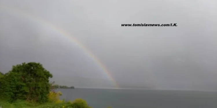 FOTO: BUŠKO JEZERO najveće u Europi nema ni jedan turistički objekt uz obalu