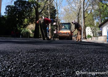 FOTO DOČEKALO SE Postavljen završni sloj asfalta u glavnoj ulici prema SKB Mostar