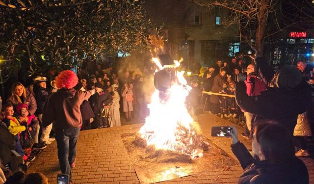 FOTO/VIDEO Na mostarskom karnevalu u Centru 2 spaljen “Duo Cento Zemljarušić”