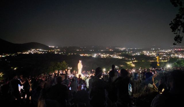 FOTO/VIDEO U Međugorju deseci tisuća ljudi devet dana moli za mir u svijetu, danas je stigla i Hodnja mira