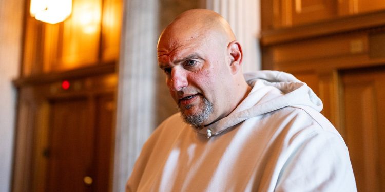 Fetterman navodi vlastitu ‘tešku’ raspravu u tvrdnji da Biden još uvijek može pobijediti, kritizira demokrate koji su ‘prebjegli’ Trumpu