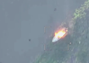 GLEDAJTE Ruski dron uništio ukrajinski vojni čamac — RT Rusija i bivši Sovjetski Savez
