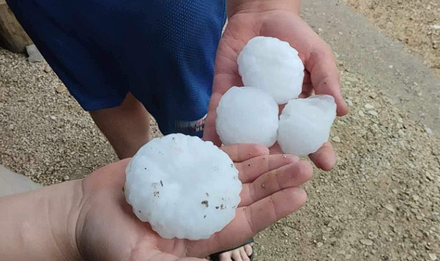 Gadno nevrijeme u Slavoniji, padala ogromna tuča: Građanima stižu poruke, javio se i šef DHMZ-a