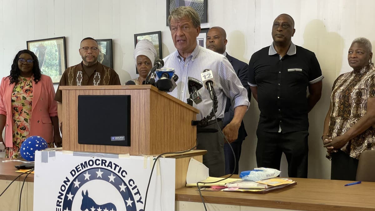 Zastupnik Jamaal Bowman iz New Yorka suočen je s mogućnošću da ga na predizborima Demokratske stranke u utorak smijeni protukandidat George Latimer, izvršni direktor okruga Westchester.